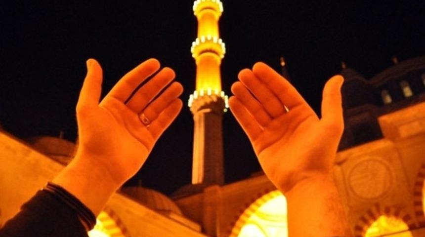 Kadir Gecesi nasıl ibadet edilmeli? İşte Kadir Gecesi'nde yapılacak dualar...
