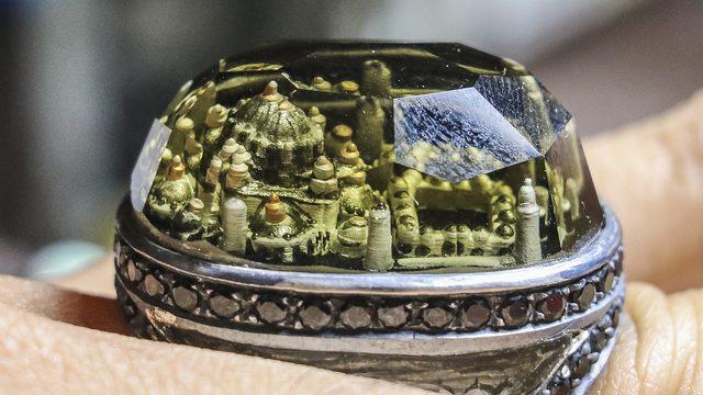 4 bin metrekareye kurulu Süleymaniye Camii’ni yüzüğe sığdırdı! Görenleri şaşkına çevirdi