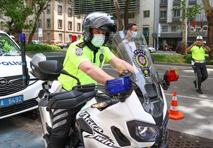 İzmir Valisi Köşger, tam kapanma sonrası kentteki vaka sayılarını değerlendirdi: G5