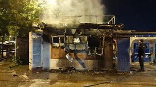 İBB: Büfe kimliği belirsiz kişiler tarafından yakıldı