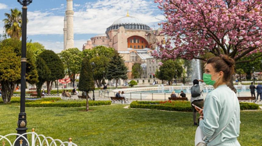 Vali Yerlikaya İstanbul’a Mart ayında gelen turist sayısını açıkladı