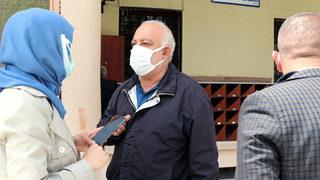 Cuma namazı çıkışı aşı olmak isteyenleri hastaneye götürdüler