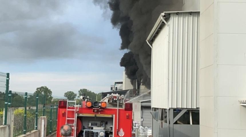 Silivri'de yedek parça fabrikasında yangın
