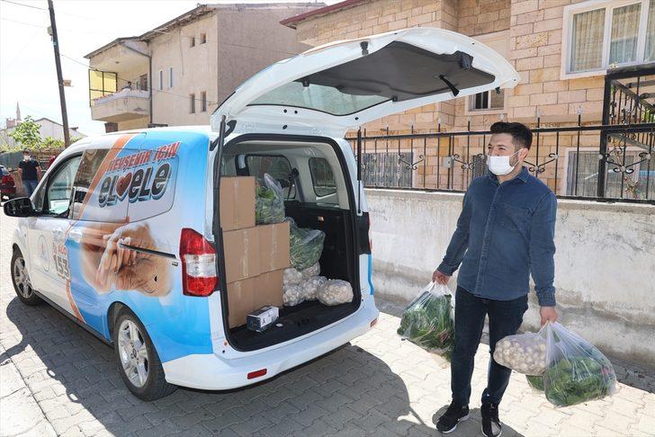 Nevşehir Belediyesi üreticilerden aldığı sebzeyi vatandaşa dağıttı G2