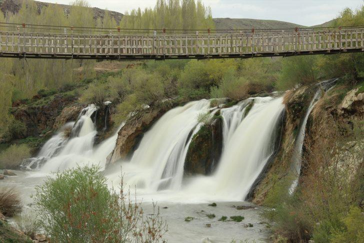 Muradiye Şelalesi'nde Kovid-19 sessizliği G5