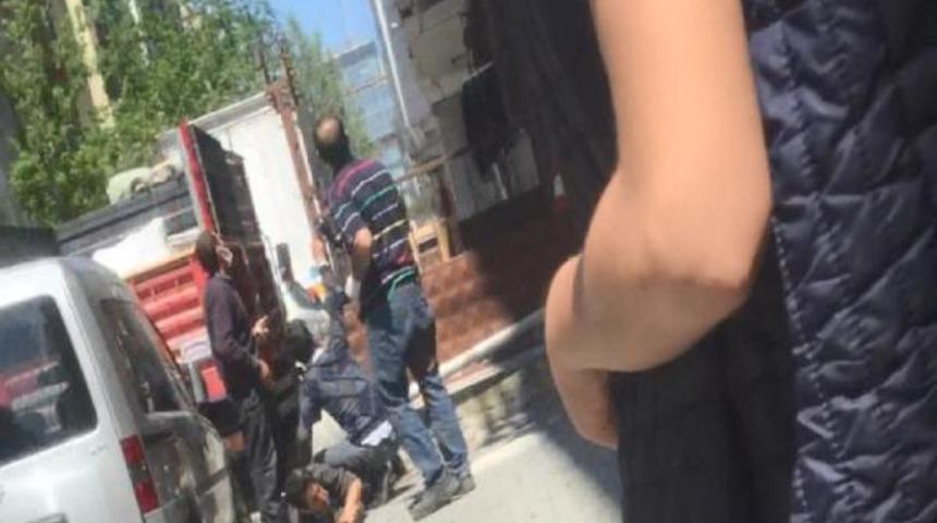 Akrabalar arasındaki kavga kanlı bitti! Dehşet anları kamerada