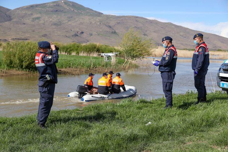 Van Gölü'nden üremek için tatlı sulara göç eden inci kefali hem havadan hem karadan korunuyor G1