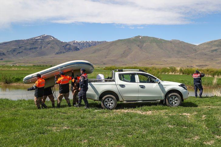 Van Gölü'nden üremek için tatlı sulara göç eden inci kefali hem havadan hem karadan korunuyor G2