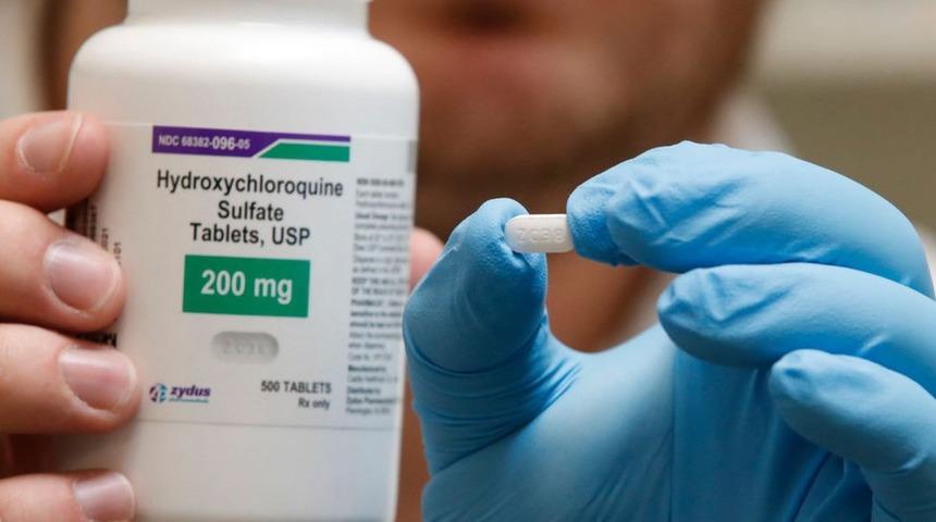 Hidroksiklorokin: Sağlık Bakanlığı, tartışma yaratan sıtma ilacını Covid-19 tedavi rehberinden &ccedil;ıkardı