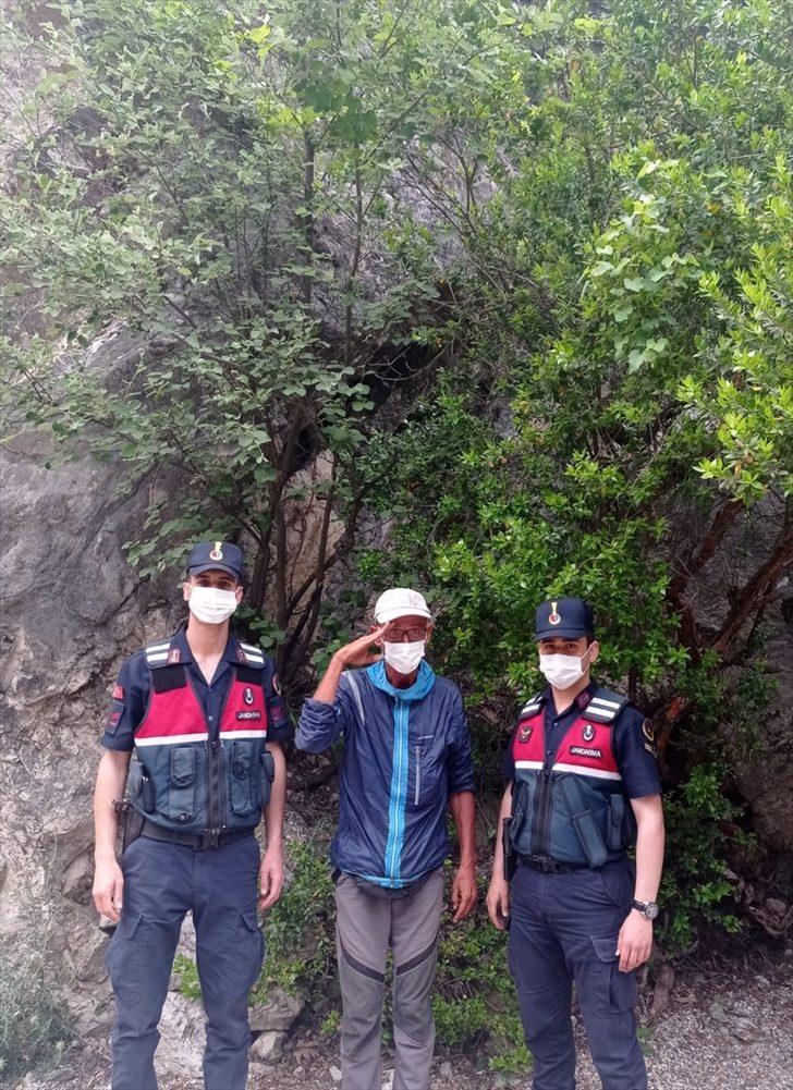 Antalya'da kaybolan İtalyan turisti jandarma buldu G1