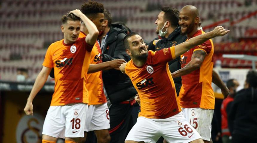  Arda Turan'ın bu sezonki 4. gol sevinci