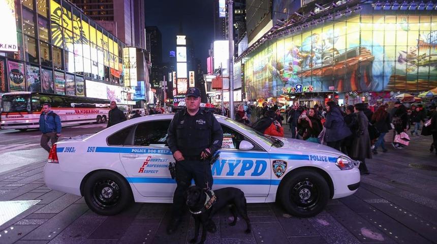 New York'ta Times Meydanı'nda silahlı saldırı: Yaralılar var