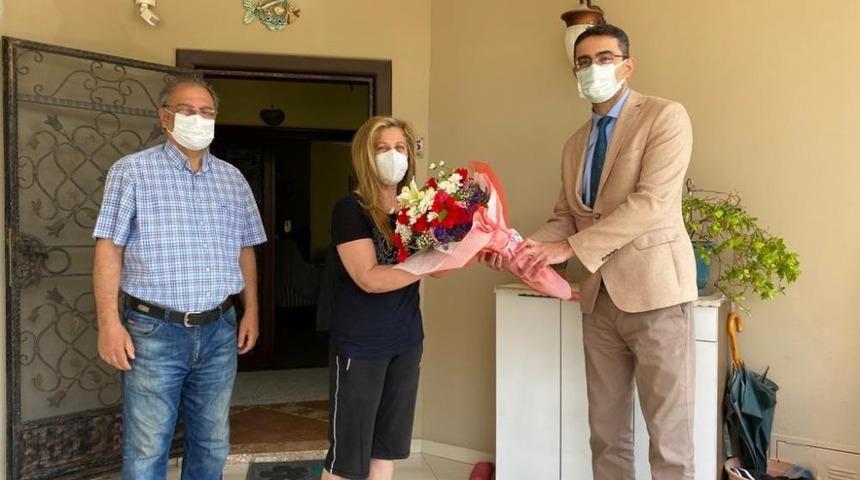 Anneler Günü'nde koronavirüsten hayatını kaybeden sağlık çalışanlarının eşleri ve anneleri unutulmadı