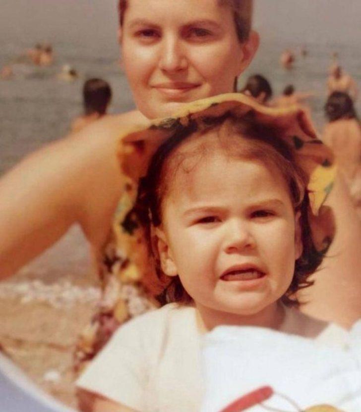 Ünlü isimlerden Anneler Günü paylaşımları G3