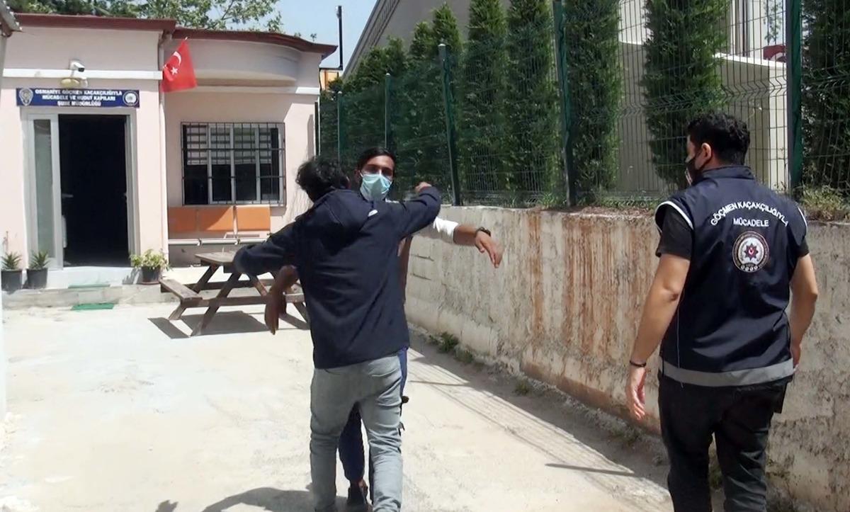 Afgan kardeşleri polis Osmaniye'de kavuşturdu