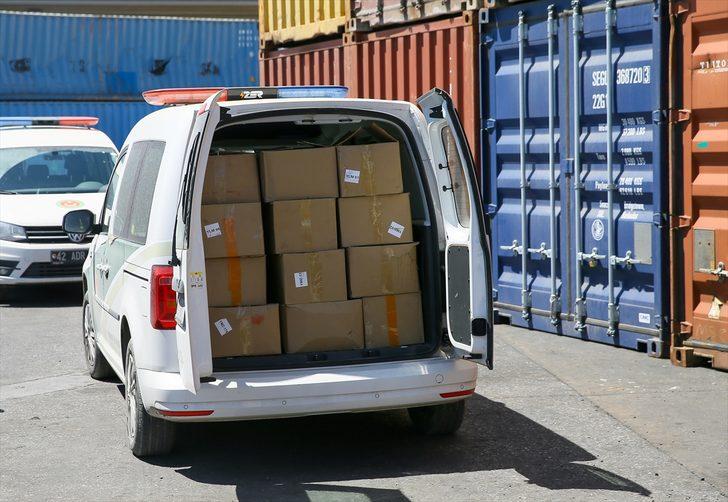 İzmir'de kaçak yollarla ülkeye sokulan 501 kripto para üretim makinesi ele geçirildi G2