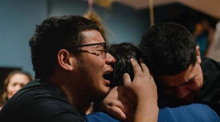 Trump'ın göçmen politikası mağduru kadın çocuklarına 4 yıl sonra kavuştu