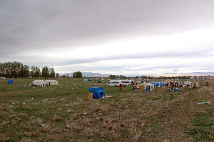 Sivas'ta fırtınada çadırları zarar gören mevsimlik işçilere kaymakamlık yardım edecek G2