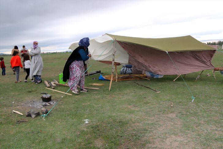Sivas'ta fırtınada çadırları zarar gören mevsimlik işçilere kaymakamlık yardım edecek G3