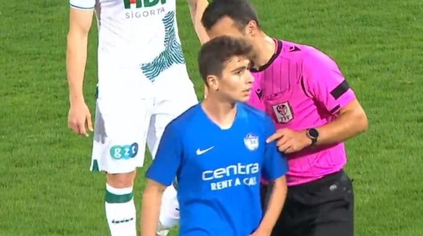 14 dakika boyunca yanlış formayla oynadı