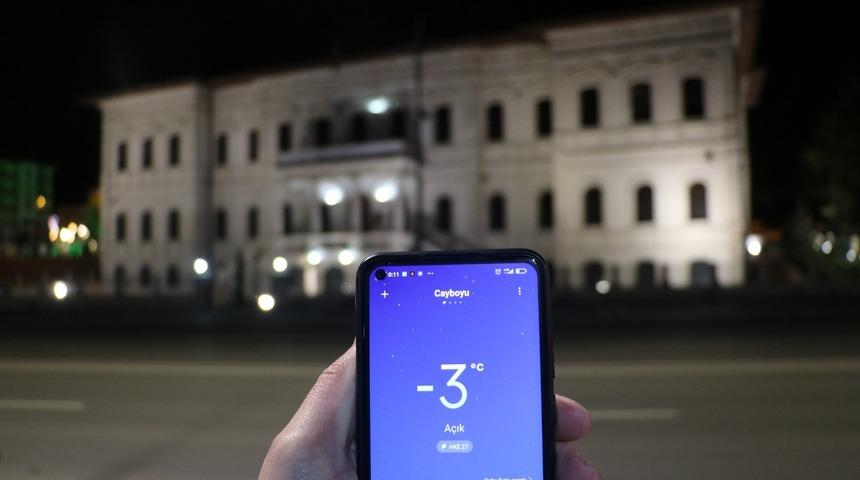 Sivas Mayıs ayında dondu, termometreler eksi 3 dereceyi gösterdi