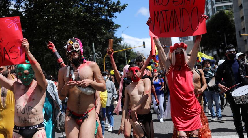 Kolombiya'da sular durulmuyor!