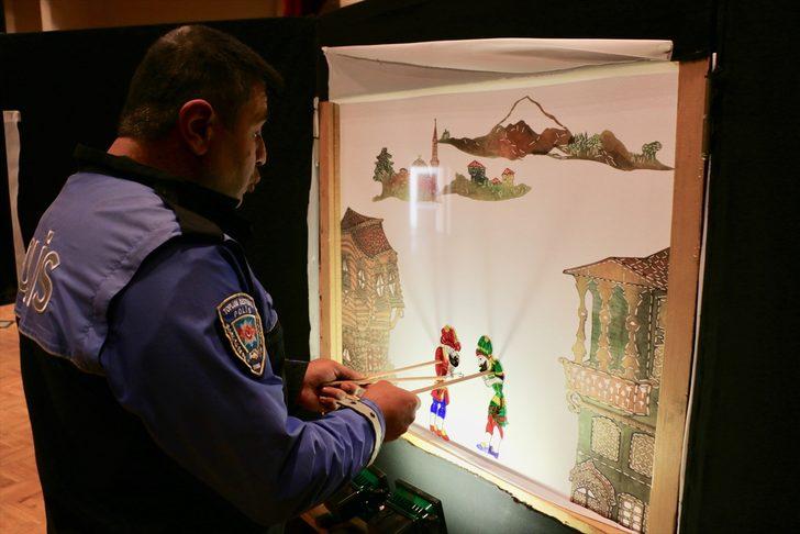 Eskişehir'de polisler, çocukları farklı konularda bilinçlendirmek için gölge oyunu hazırladı G2