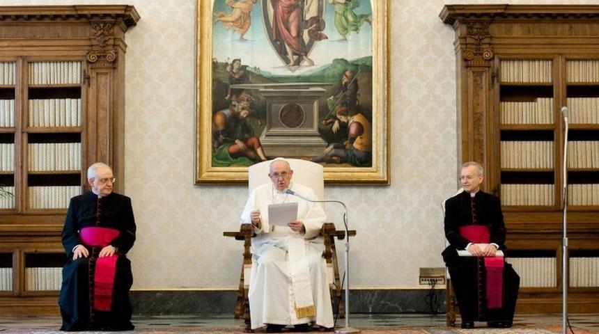 Vatikan, mafya &uuml;yelerini aforoz etmek i&ccedil;in 'g&ouml;rev g&uuml;c&uuml;' kurdu