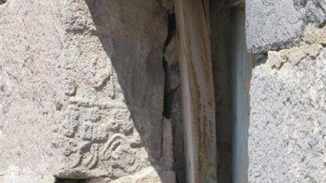 2020'nin en büyük keşfi! 3 bin 300 yıllık yazıtı kapı sövesi yapmışlar  