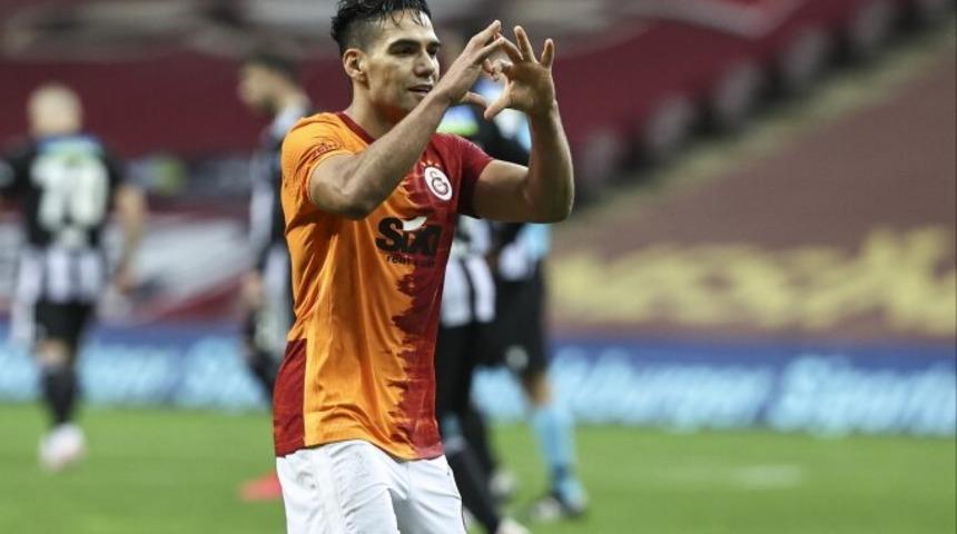 Brezilya'da Radamel Falcao derbisi