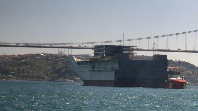 İstanbul Boğazı'ndan dev geminin parçası geçti! Son Dakika Haberler
