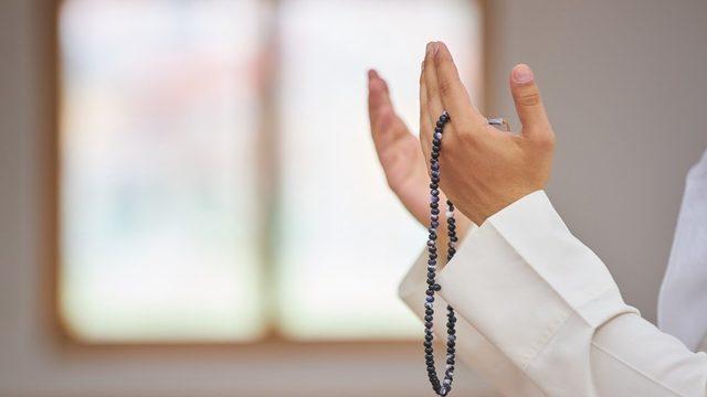 Arefe günü ne zaman? Arefe günü oruç tutulur mu? İşte arefe günü yapılacak ibadetler ve dualar 