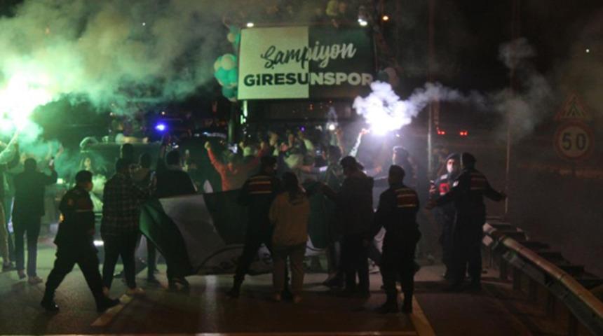  Giresunlular S&uuml;per Lig zaferini kutladılar