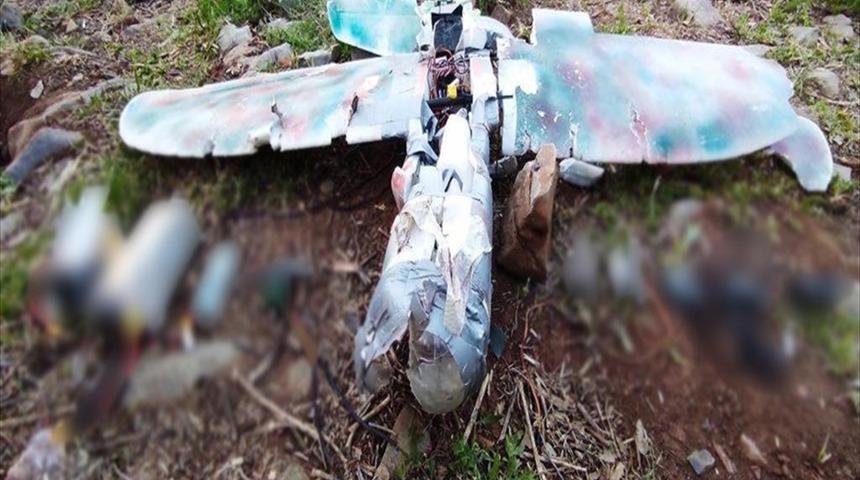 Teröristlerin saldırı amaçlı kullandığı maket uçak düşürüldü