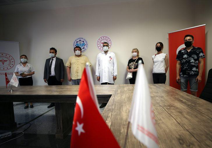 Kovid-19'u yenen yerleşik yabancılardan Türk sağlık çalışanlarına övgü G4