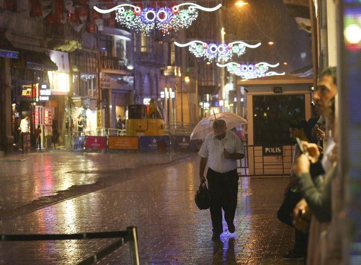 İstanbul'da beklenen yağmur bir anda bastırdı! İşte ilk görüntüler G2
