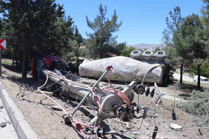 Burdur'da devrilen beton mikserinin sürücüsü yaralandı G1