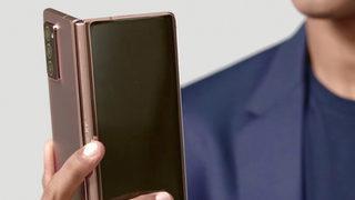 Galaxy Z Fold 3 için yeni bilgiler geldi: Ekran altı kamera özelliği gerçek olabilir!