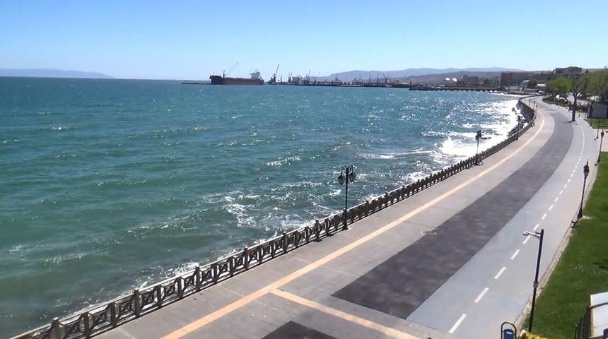 Deniz salyasını poyraz yok etti!