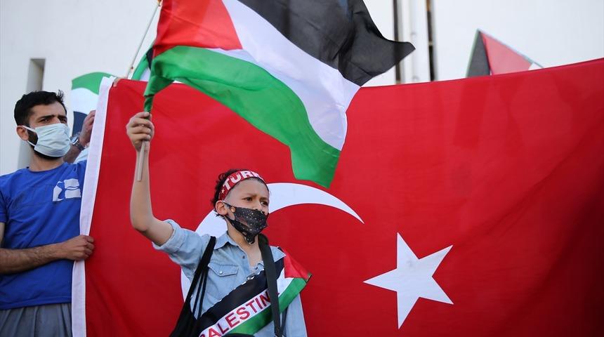 İsrail'in Mescid-i Aksa ve Doğu Kudüs'teki saldırıları Mersin'de protesto edildi