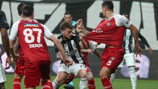 Adem Ljajic, sahayı sedyeyle terk etti