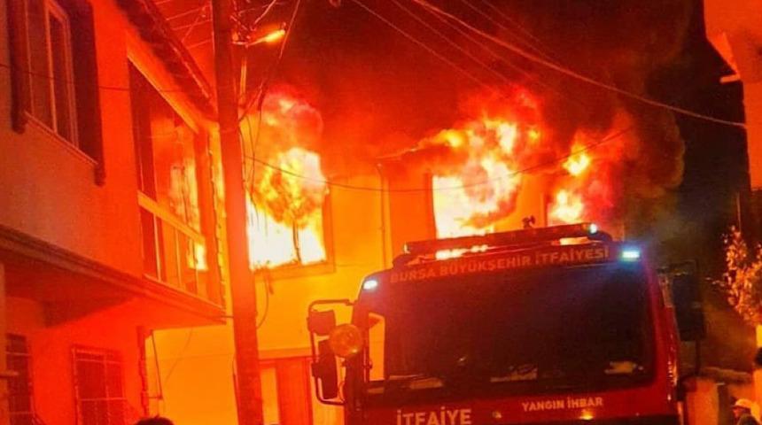 Bursa’da sahur vakti korkutan yangın