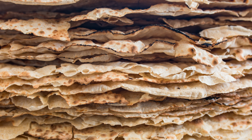 Koronavirüs hastası lavaş dağıtırken yakalandı