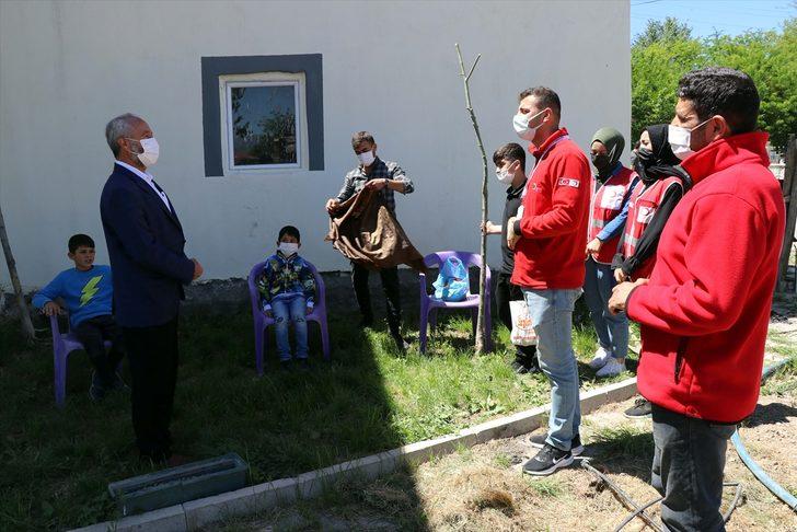 Elazığ'da "iyilik timi" kırsaldaki çocukların saç bakımı ve bayramlıkları için seferber oldu G2