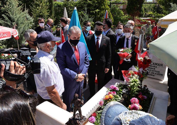 Türkiye Gaziler ve Şehit Aileleri Vakfı, Cebeci Şehitliği'nde anma programı düzenledi G1