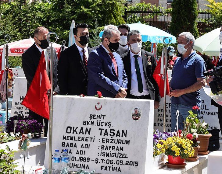 Türkiye Gaziler ve Şehit Aileleri Vakfı, Cebeci Şehitliği'nde anma programı düzenledi G5