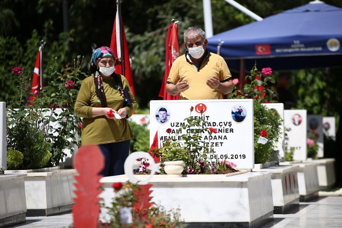 Adana, Hatay ve Osmaniye'de şehitlik ziyaretleri yapıldı