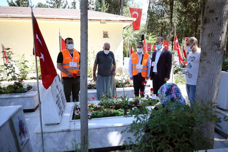 Adana, Hatay ve Osmaniye'de şehitlik ziyaretleri yapıldı G4