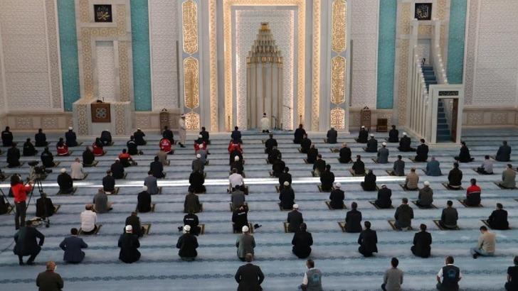 Bayram namazı kılınacak mı? Camilerde bayram namazı kılınacak mı? Diyanet açıkladı... G4