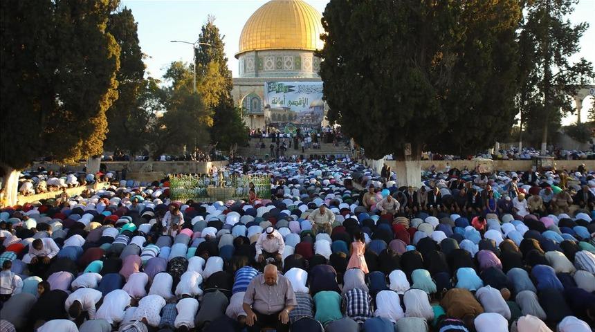 Bayram namazı kılınacak mı? Diyarbakır, Sivas, Şanlıurfa bayram namazı saatleri
